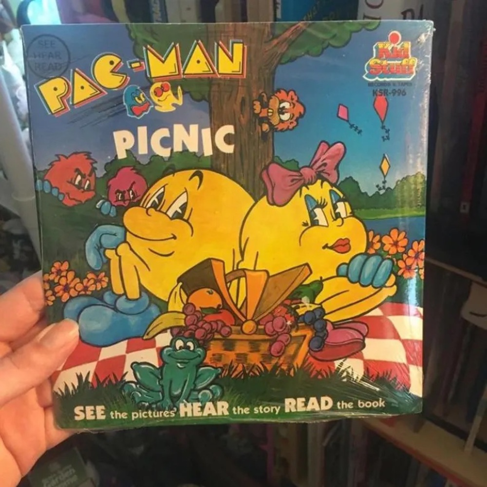 1983 pac man picnic 45 and book
